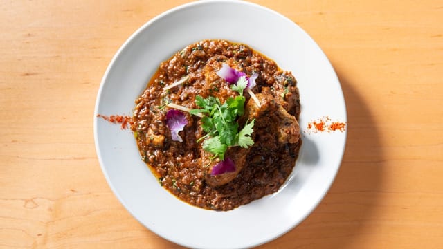 Tawa Bhuna Chicken (Boneless).